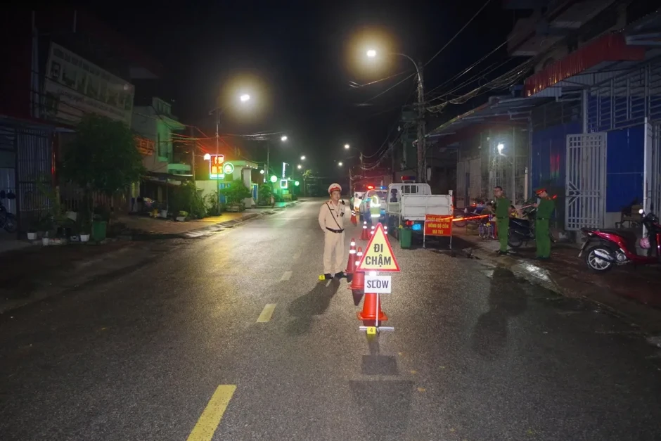 Khởi tố người đàn ông dùng dao chống đối lực lượng kiểm tra nồng độ cồn Khởi tố người đàn ông dùng dao chống đối lực lượng kiểm tra nồng độ cồn