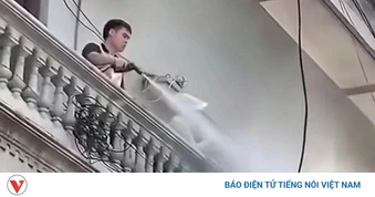 Khởi tố người đàn ông xịt nước cao áp vào thợ tháo dỡ ở Hà Nội