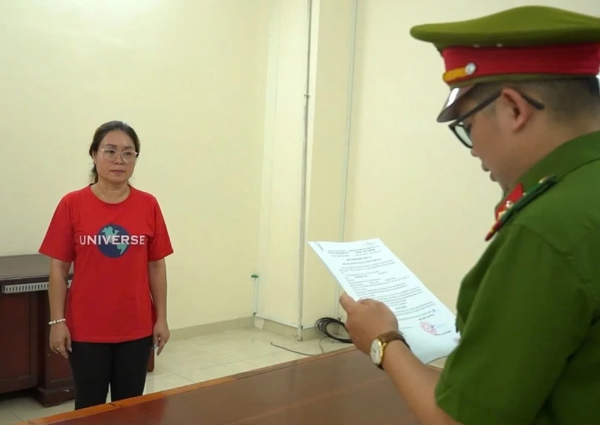 Khởi tố người giao xe cho du khách Nga không có bằng lái gây tai nạn chết người Khởi tố người giao xe cho du khách Nga không có bằng lái gây tai nạn chết người