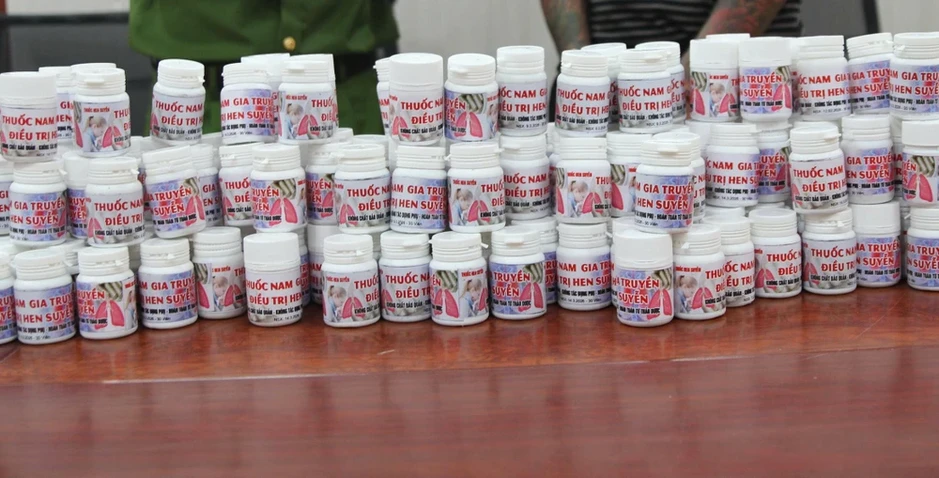 Khởi tố người quảng cáo, bán thuốc dỏm '100% khỏi hen suyễn' Khởi tố người quảng cáo, bán thuốc dỏm '100% khỏi hen suyễn'