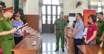 Khởi tố nguyên Chủ tịch UBND xã ở Ninh Bình cùng 3 cựu cán bộ