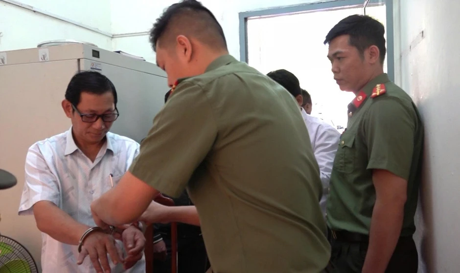 Khởi tố nguyên giám đốc trung tâm giáo dục nghề nghiệp ở Đắk Lắk Khởi tố nguyên giám đốc trung tâm giáo dục nghề nghiệp ở Đắk Lắk