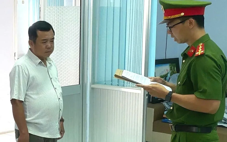 Khởi tố nguyên Hiệu trưởng Trường Cao đẳng nghề Kiên Giang cùng 2 cấp dưới