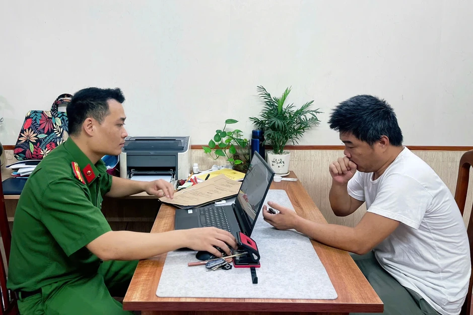Khởi tố nhân viên bán hàng tham ô tài sản Khởi tố nhân viên bán hàng tham ô tài sản