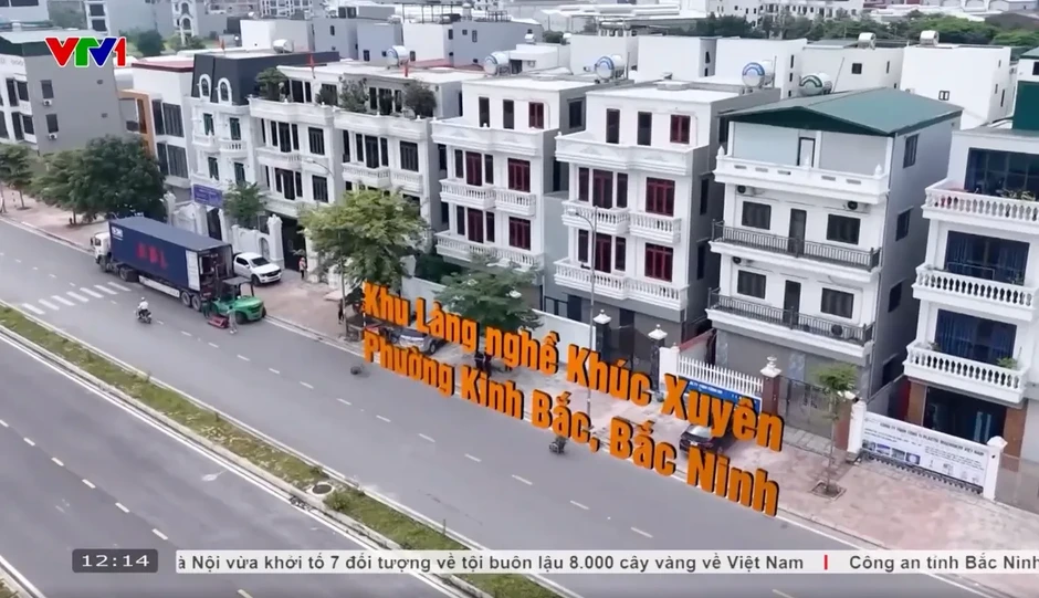 Khởi tố nhóm đối tượng buôn lậu 8.000 cây vàng về Việt Nam Khởi tố nhóm đối tượng buôn lậu 8.000 cây vàng về Việt Nam
