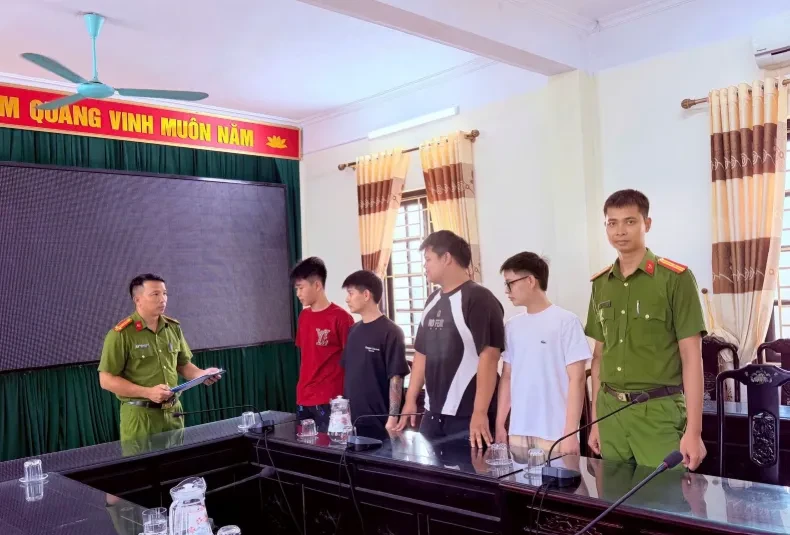 Khởi tố nhóm đối tượng thu thập, mua bán trái phép 117 tài khoản ngân hàng của học sinh Khởi tố nhóm đối tượng thu thập, mua bán trái phép 117 tài khoản ngân hàng của học sinh