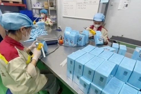 Khởi tố nhóm lãnh đạo công ty sản xuất cà phê hòa tan giả ở Hưng Yên Khởi tố nhóm lãnh đạo công ty sản xuất cà phê hòa tan giả ở Hưng Yên