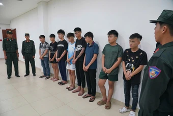 Khởi tố nhóm 'quái xế' mang hung khí, chạy xe lạng lách gây rối trên đường
