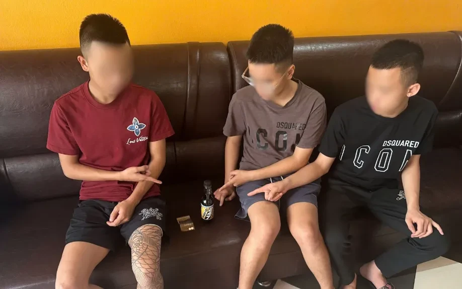 Khởi tố nhóm thanh thiếu niên cướp tài sản, tổ chức sử dụng trái phép chất ma túy Khởi tố nhóm thanh thiếu niên cướp tài sản, tổ chức sử dụng trái phép chất ma túy