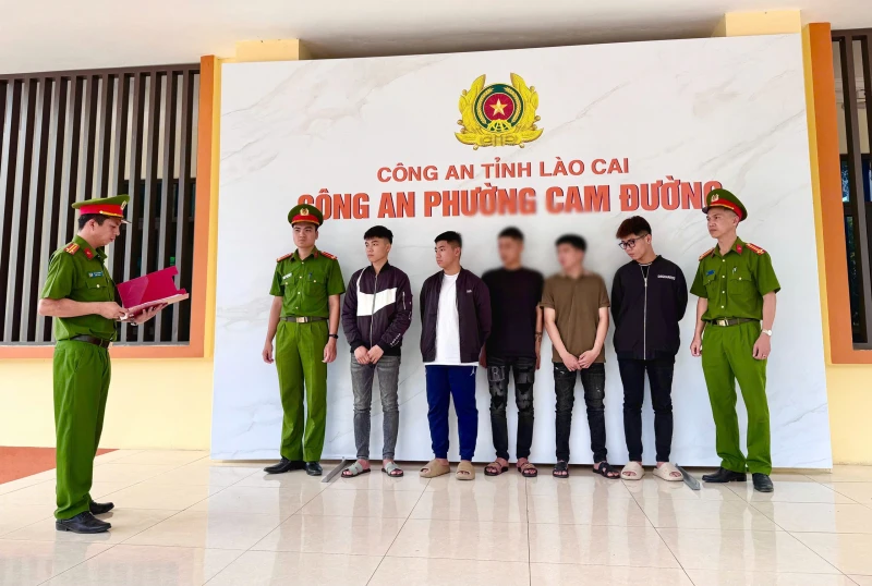 Khởi tố nhóm thanh thiếu niên phóng xe gây rối trật tự công cộng Khởi tố nhóm thanh thiếu niên phóng xe gây rối trật tự công cộng