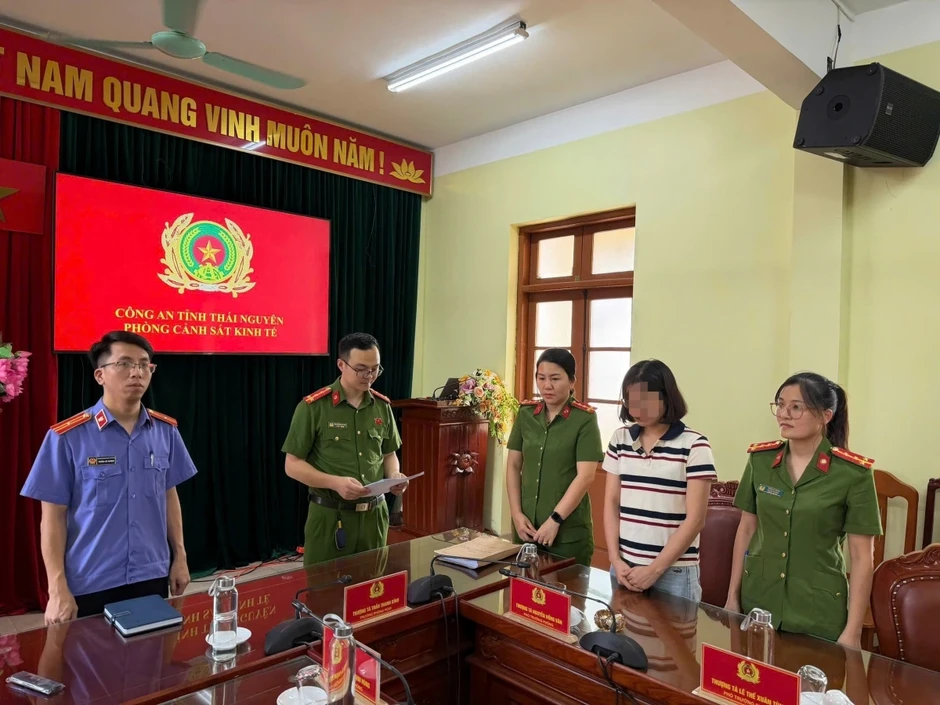 Khởi tố nữ chủ hộ kinh doanh quần áo trốn thuế Khởi tố nữ chủ hộ kinh doanh quần áo trốn thuế