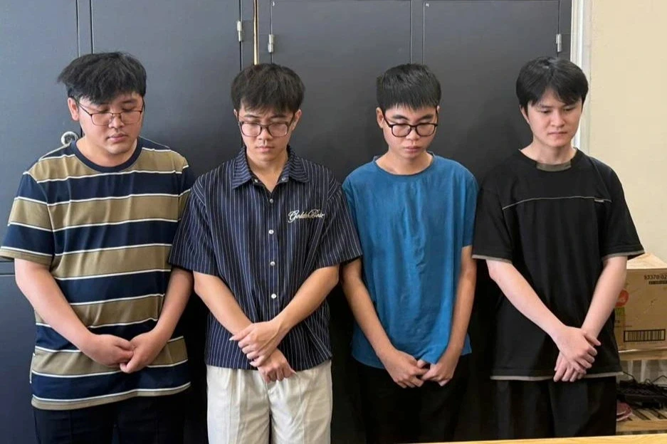 Khởi tố ông chủ ứng dụng phim lậu "Phimne" Khởi tố ông chủ ứng dụng phim lậu "Phimne"