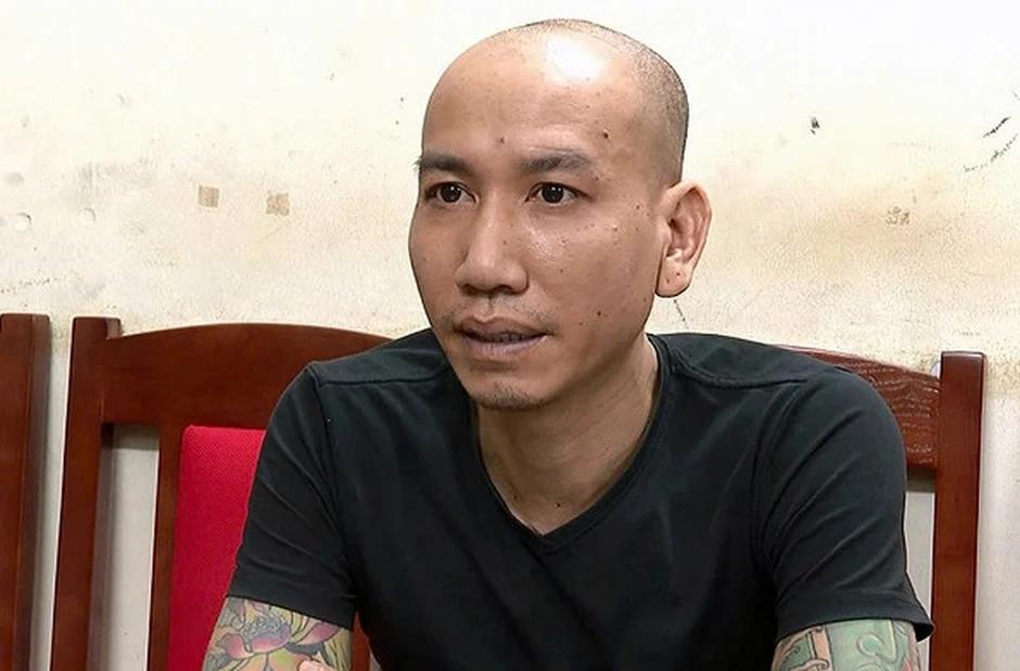 Khởi tố "ca sĩ mạng" Phú Lê và vợ Lã Thúy Kiều Khởi tố "ca sĩ mạng" Phú Lê và vợ Lã Thúy Kiều