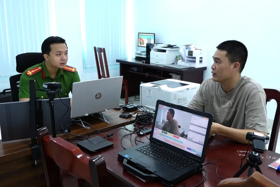 Khởi tố tài xế xe tải tông ô tô con làm 2 người tử vong Khởi tố tài xế xe tải tông ô tô con làm 2 người tử vong