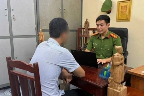 Khởi tố thêm 2 người trong đường dây đánh bạc trực tuyến Khởi tố thêm 2 người trong đường dây đánh bạc trực tuyến