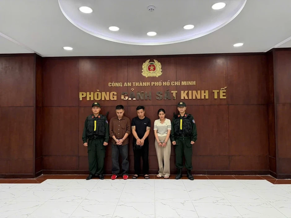 Khởi tố thêm 3 bị can vụ quán bar Revo về hành vi trốn thuế Khởi tố thêm 3 bị can vụ quán bar Revo về hành vi trốn thuế