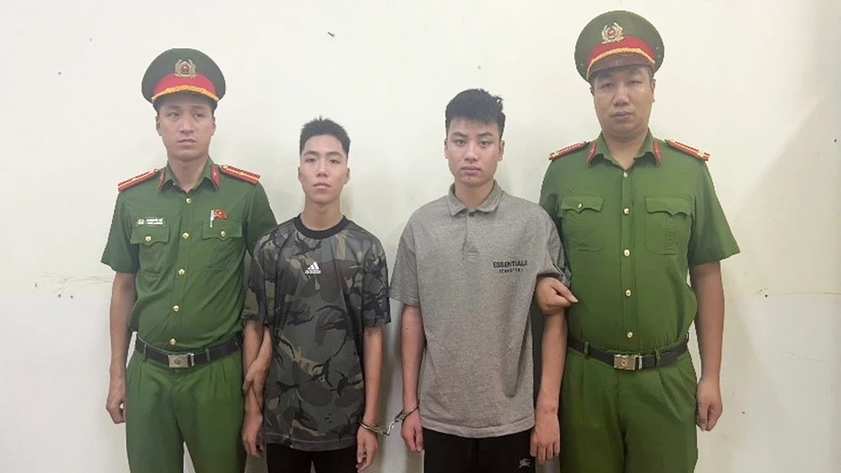 Khởi tố thiếu niên dùng kiếm tấn công người khác ở Hà Nội Khởi tố thiếu niên dùng kiếm tấn công người khác ở Hà Nội