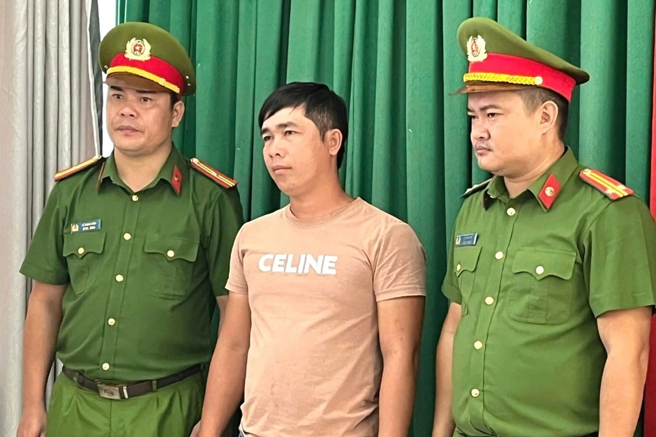 Khởi tố thuyền trưởng nhận giữ thuê thiết bị giám sát của tàu cá khác Khởi tố thuyền trưởng nhận giữ thuê thiết bị giám sát của tàu cá khác