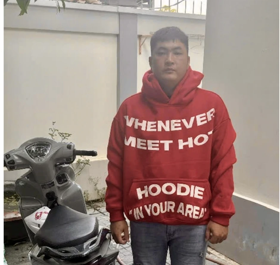 Khởi tố vụ án, bắt tạm giam đối tượng dùng dao chém người tại nhà riêng ở TP.HCM Khởi tố vụ án, bắt tạm giam đối tượng dùng dao chém người tại nhà riêng ở TP.HCM