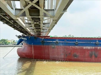 Khởi tố vụ án sà lan va cầu Ghềnh khiến đường sắt Bắc - Nam gián đoạn