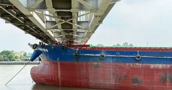 Khởi tố vụ án sà lan va cầu Ghềnh ở Đồng Nai
