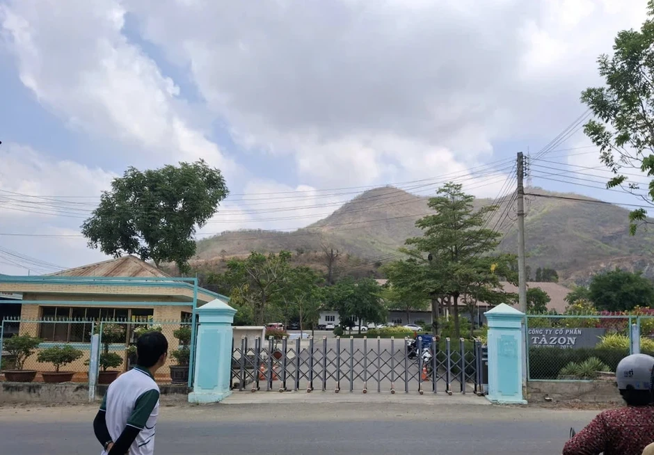 Khởi tố vụ án xe tải rơi từ núi Tà Zôn làm 3 người tử vong Khởi tố vụ án xe tải rơi từ núi Tà Zôn làm 3 người tử vong