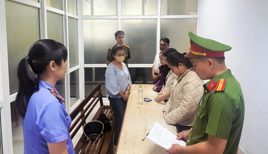 Khởi tố vụ mua bán hóa đơn, bắt giám đốc công ty xăng dầu ở Đà Nẵng Khởi tố vụ mua bán hóa đơn, bắt giám đốc công ty xăng dầu ở Đà Nẵng