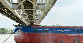 Khởi tố vụ tàu Thành Đạt 86 tông cầu Ghềnh gây thiệt hại nghiêm trọng