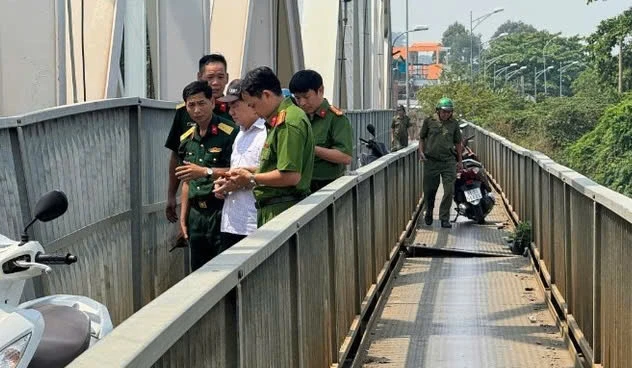 Khởi tố vụ tàu Thành Đạt 86 tông hỏng cầu Ghềnh Khởi tố vụ tàu Thành Đạt 86 tông hỏng cầu Ghềnh