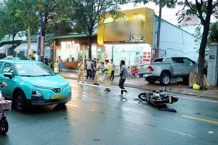 Khởi tố vụ xe bán tải gây tai nạn liên hoàn khiến một xế xe ôm tử vong Khởi tố vụ xe bán tải gây tai nạn liên hoàn khiến một xế xe ôm tử vong
