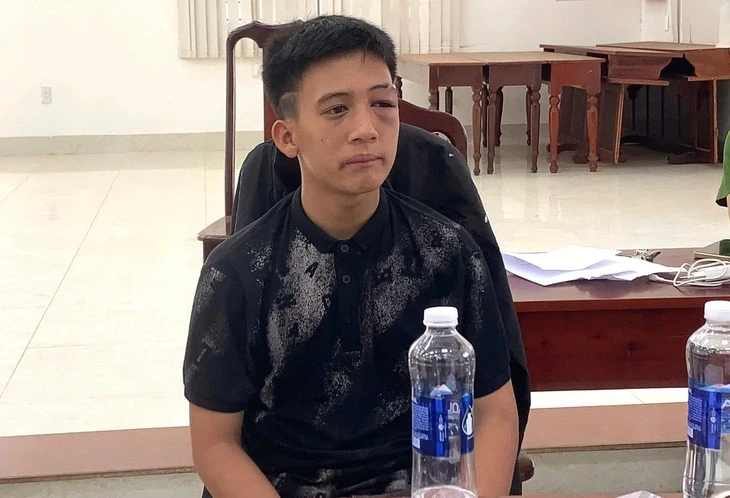 Không biết lái vẫn trộm ô tô, 2 thanh niên gây tai nạn rồi trèo cây trốn Không biết lái vẫn trộm ô tô, 2 thanh niên gây tai nạn rồi trèo cây trốn