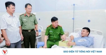 Khống chế đối tượng dùng dao đe doạ tính mạng người thân