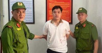 Khống chế nam thanh niên dùng hung khí tấn công tài xế xe ghép ở Linh Đàm