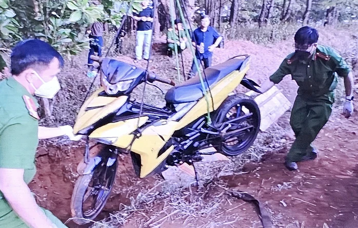 Kịch bản cùng diễn biến "như trong phim" vụ 2 gã giang hồ cướp ngân hàng ở Gia Lai Kịch bản cùng diễn biến "như trong phim" vụ 2 gã giang hồ cướp ngân hàng ở Gia Lai