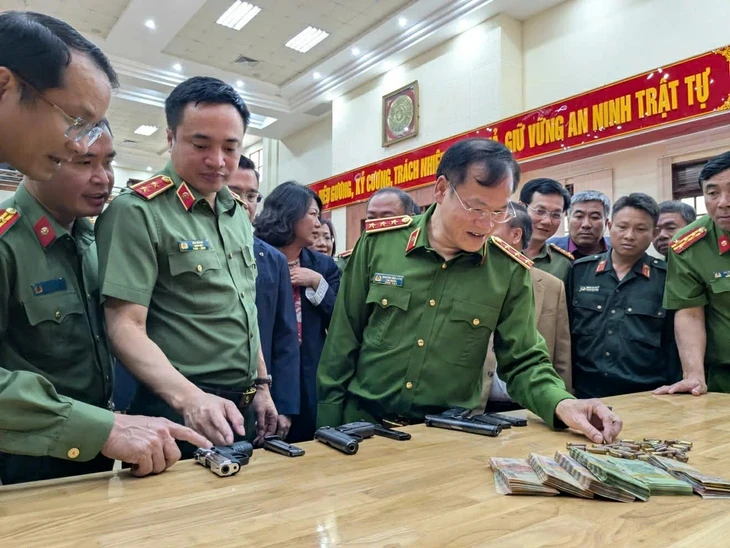 Kịch bản 'như phim hành động' của 2 giang hồ dùng súng cướp ngân hàng ở Gia Lai Kịch bản 'như phim hành động' của 2 giang hồ dùng súng cướp ngân hàng ở Gia Lai
