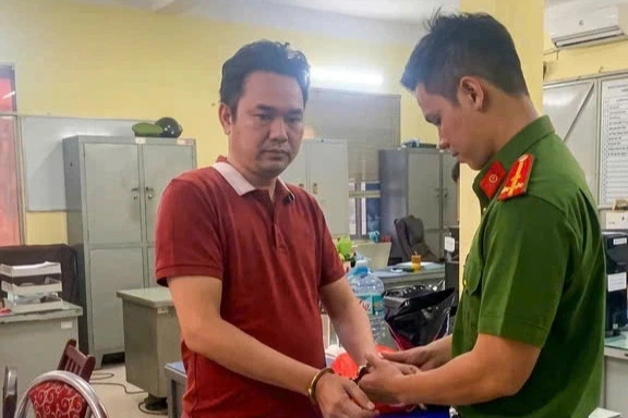 Kịch bản "lùa gà" và lời hứa lợi nhuận 300% của Công ty Capel Kịch bản "lùa gà" và lời hứa lợi nhuận 300% của Công ty Capel