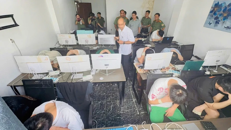 Kiểm tra 2 người dương tính ma túy, Công an TP.HCM triệt phá đường dây lừa đảo xuyên quốc gia Kiểm tra 2 người dương tính ma túy, Công an TP.HCM triệt phá đường dây lừa đảo xuyên quốc gia