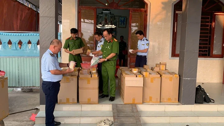 Kiểm tra cơ sở kem trộn '3 không' có ngày chốt 500 đơn hàng