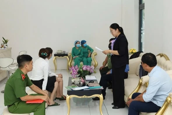 Kiểm tra đột xuất Nha khoa quốc tế Tuệ Minh, phát hiện nhiều sai phạm Kiểm tra đột xuất Nha khoa quốc tế Tuệ Minh, phát hiện nhiều sai phạm
