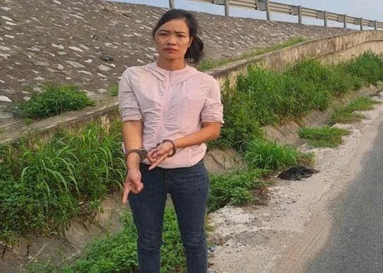 Kiểm tra hành chính, công an bắt giữ Vũ Thị Huệ SN 1992 Kiểm tra hành chính, công an bắt giữ Vũ Thị Huệ SN 1992