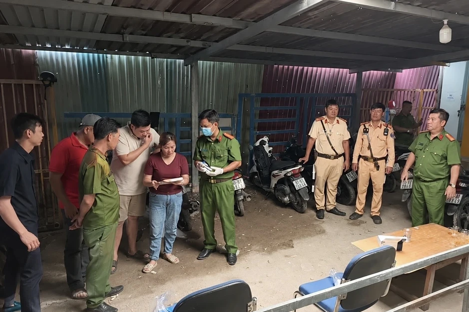 Kiểm tra ma túy hàng trăm công nhân và tài xế tại khu công nghiệp ở TPHCM Kiểm tra ma túy hàng trăm công nhân và tài xế tại khu công nghiệp ở TPHCM