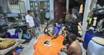 Kiểm tra một căn nhà lúc 22 giờ, công an bắt quả tang Nguyễn Thị Kim H. 52 tuổi và 9 người