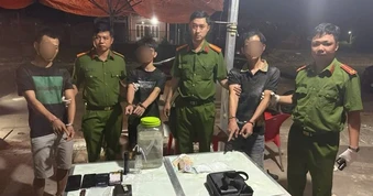 Kiểm tra một khách sạn, Công an TPHCM phối hợp bắt giữ 30 người