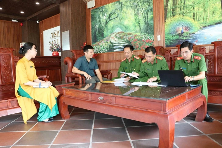 Kiểm tra nhà nghỉ, resort, homestay để kịp thời phát hiện tội phạm ở Phú Quốc Kiểm tra nhà nghỉ, resort, homestay để kịp thời phát hiện tội phạm ở Phú Quốc