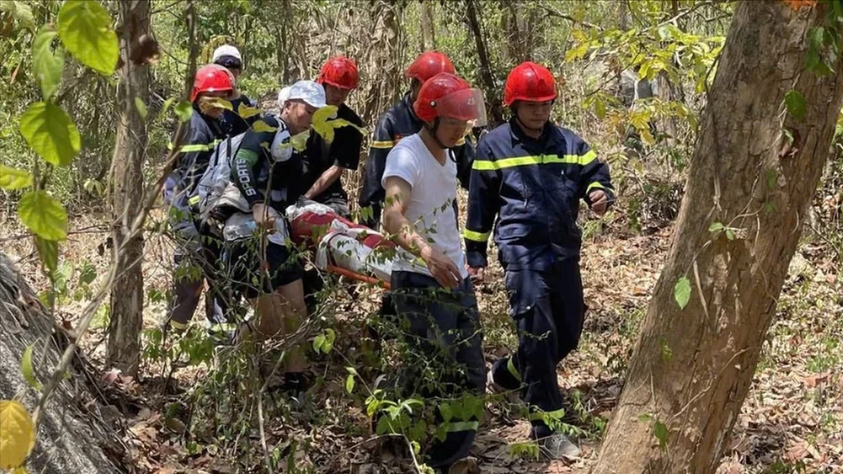 Kịp thời cứu hộ nữ du khách nước ngoài gặp nạn trên núi Dinh Kịp thời cứu hộ nữ du khách nước ngoài gặp nạn trên núi Dinh