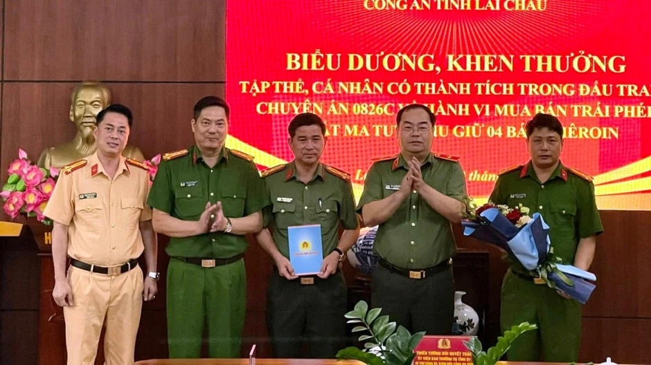 Lai Châu: Bắt đối tượng mua bán 4 bánh heroin Lai Châu: Bắt đối tượng mua bán 4 bánh heroin