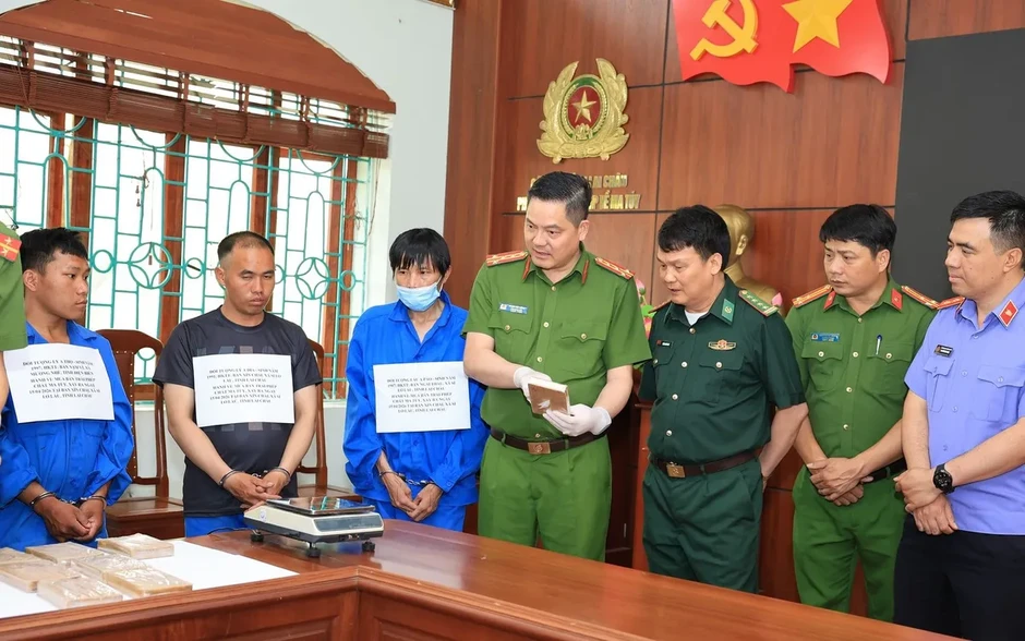Lai Châu: Triệt phá đường dây ma túy liên tỉnh, thu giữ 9 bánh heroin Lai Châu: Triệt phá đường dây ma túy liên tỉnh, thu giữ 9 bánh heroin