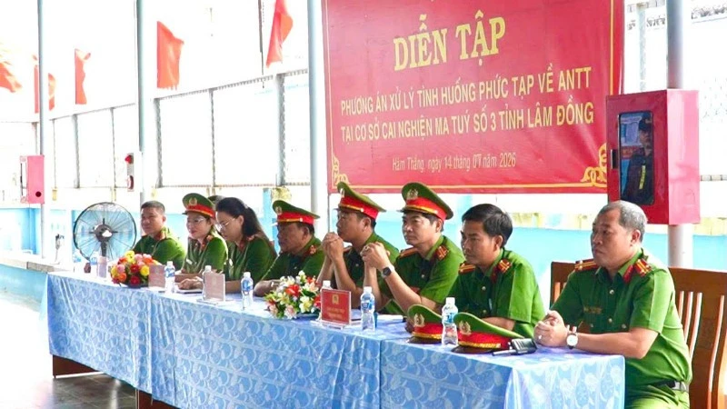 Lâm Đồng: Cơ sở cai nghiện ma túy số 3 tổ chức diễn tập phòng thủ Lâm Đồng: Cơ sở cai nghiện ma túy số 3 tổ chức diễn tập phòng thủ