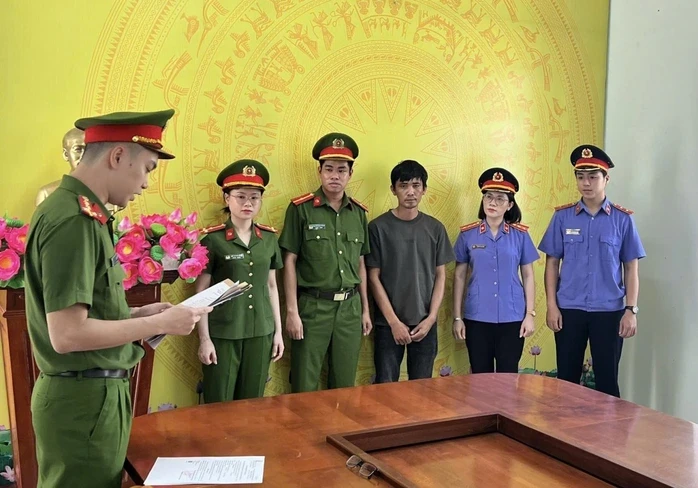 Làm giả sổ hồng, bán đất của người khác để chiếm đoạt hơn 500 triệu đồng Làm giả sổ hồng, bán đất của người khác để chiếm đoạt hơn 500 triệu đồng