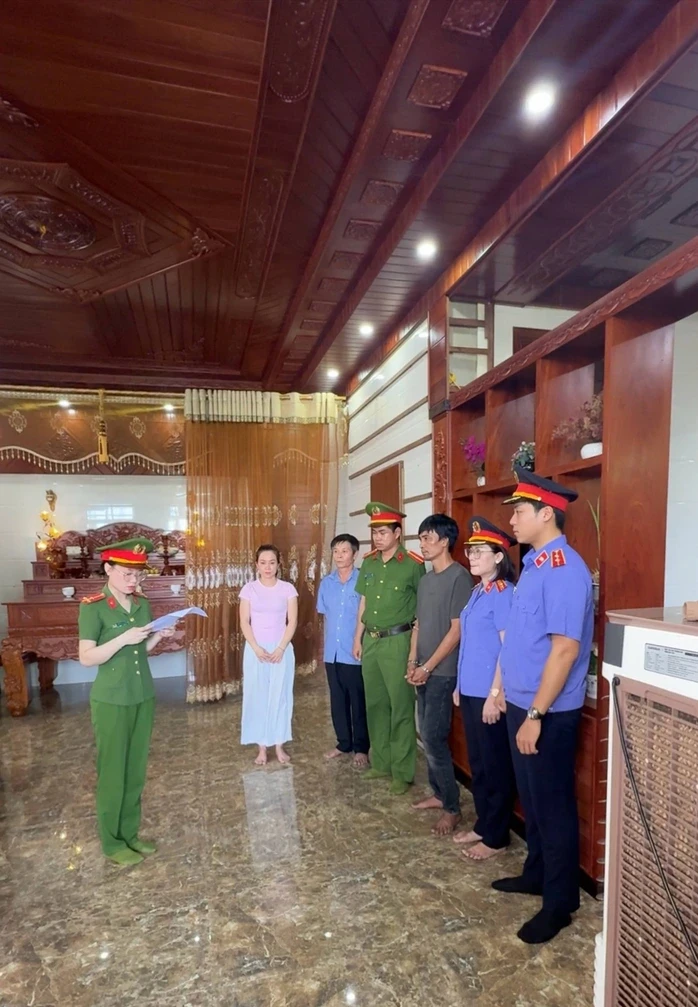 Làm giả sổ hồng, bán đất của người khác để chiếm đoạt hơn 500 triệu đồng Làm giả sổ hồng, bán đất của người khác để chiếm đoạt hơn 500 triệu đồng